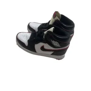 Nike Air Jordan 1 Retro Bloodline Sz 7 OG I 555088–062 Black White Red￼ A250622 555088-062 Nike Air Jordan 1 Retro High OG Blood Line Black  main image 4